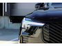 Volvo XC90 T8 Plug-in hybrid Ultra Black Edition | 22" Lichtmetalen Wielen | Bowers & Wilkins Premium Audio | Luchtvering | Geventileerde Voorstoelen met Massage | Extra Getint Glas | Google Infotainment | Nappa Lederen bekleding