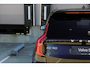 Volvo XC90 T8 Plug-in hybrid Ultra Black Edition | 22" Lichtmetalen Wielen | Bowers & Wilkins Premium Audio | Luchtvering | Geventileerde Voorstoelen met Massage | Extra Getint Glas | Google Infotainment | Nappa Lederen bekleding
