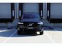 Volvo XC90 T8 Plug-in hybrid Ultra Black Edition | 22" Lichtmetalen Wielen | Bowers & Wilkins Premium Audio | Luchtvering | Geventileerde Voorstoelen met Massage | Extra Getint Glas | Google Infotainment | Nappa Lederen bekleding