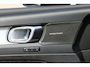 Volvo XC40 B4 Plus Dark | Panoramadak | Trekhaak | Verwarmbare voorstoelen en stuurwiel | Premium audio by Harman Kardon | Adaptieve cruise control