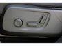 Volvo XC40 B4 Plus Dark | Panoramadak | Trekhaak | Verwarmbare voorstoelen en stuurwiel | Premium audio by Harman Kardon | Adaptieve cruise control