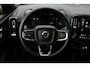Volvo XC40 B4 Plus Dark | Panoramadak | Trekhaak | Verwarmbare voorstoelen en stuurwiel | Premium audio by Harman Kardon | Adaptieve cruise control