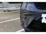 Volvo XC40 B4 Plus Black Edition | Verwarmbare voorstoelen | Verwarmbaar stuurwiel | Premium audio by Harman Kardon | Panoramadak | Rondom zichtcamera | Verwarmbare voorruit | 20 inch Lichtmetalen velgen | Alarmklasse 3