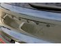 Volvo XC40 B4 Plus Black Edition | Verwarmbare voorstoelen | Verwarmbaar stuurwiel | Premium audio by Harman Kardon | Panoramadak | Rondom zichtcamera | Verwarmbare voorruit | 20 inch Lichtmetalen velgen | Alarmklasse 3