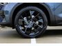Volvo XC40 B4 Plus Black Edition | Verwarmbare voorstoelen | Verwarmbaar stuurwiel | Premium audio by Harman Kardon | Panoramadak | Rondom zichtcamera | Verwarmbare voorruit | 20 inch Lichtmetalen velgen | Alarmklasse 3