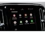 Volvo XC40 B4 Plus Black Edition | Verwarmbare voorstoelen | Verwarmbaar stuurwiel | Premium audio by Harman Kardon | Panoramadak | Rondom zichtcamera | Verwarmbare voorruit | 20 inch Lichtmetalen velgen | Alarmklasse 3