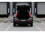 Volvo XC40 B4 Plus Dark | DEMO DEAL | Panoramadak | Elektrisch Verstelbare Voorstoelen | Getint Glas Achter | Keyless | Elektrische Achterklep | Premium audio by Harman Kardon | Stoelverwarming | Stuurverwarming | Volvo UX Infotainment | Adaptieve Cruise Control | Pilot Assist | BLIS
