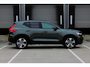 Volvo XC40 B4 Plus Dark | DEMO DEAL | Panoramadak | Elektrisch Verstelbare Voorstoelen | Getint Glas Achter | Keyless | Elektrische Achterklep | Premium audio by Harman Kardon | Stoelverwarming | Stuurverwarming | Volvo UX Infotainment | Adaptieve Cruise Control | Pilot Assist | BLIS