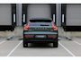 Volvo XC40 B4 Plus Dark | DEMO DEAL | Panoramadak | Elektrisch Verstelbare Voorstoelen | Getint Glas Achter | Keyless | Elektrische Achterklep | Premium audio by Harman Kardon | Stoelverwarming | Stuurverwarming | Volvo UX Infotainment | Adaptieve Cruise Control | Pilot Assist | BLIS