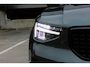 Volvo XC40 B4 Plus Dark | DEMO DEAL | Panoramadak | Elektrisch Verstelbare Voorstoelen | Getint Glas Achter | Keyless | Elektrische Achterklep | Premium audio by Harman Kardon | Stoelverwarming | Stuurverwarming | Volvo UX Infotainment | Adaptieve Cruise Control | Pilot Assist | BLIS