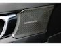 Volvo XC40 B4 Automaat Plus Black Edition | Demo Deal | Verwarmbare voorstoelen | Verwarmbaar stuurwiel | Premium audio by Harman Kardon | Verwarmbaar voorruit | Panoramadak | Rondom zichtcamera | 20 inch Lichtmetalen velgen | Alarmklasse 3