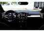 Volvo XC40 B4 Automaat Plus Black Edition | Demo Deal | Verwarmbare voorstoelen | Verwarmbaar stuurwiel | Premium audio by Harman Kardon | Verwarmbaar voorruit | Panoramadak | Rondom zichtcamera | 20 inch Lichtmetalen velgen | Alarmklasse 3