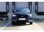 Volvo XC40 B4 Automaat Plus Black Edition | Demo Deal | Verwarmbare voorstoelen | Verwarmbaar stuurwiel | Premium audio by Harman Kardon | Verwarmbaar voorruit | Panoramadak | Rondom zichtcamera | 20 inch Lichtmetalen velgen | Alarmklasse 3