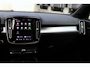 Volvo XC40 B4 Automaat Plus Black Edition | Demo Deal | Verwarmbare voorstoelen | Verwarmbaar stuurwiel | Premium audio by Harman Kardon | Verwarmbaar voorruit | Panoramadak | Rondom zichtcamera | 20 inch Lichtmetalen velgen | Alarmklasse 3