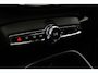 Volvo XC40 B4 Automaat Plus Black Edition | Demo Deal | Verwarmbare voorstoelen | Verwarmbaar stuurwiel | Premium audio by Harman Kardon | Verwarmbaar voorruit | Panoramadak | Rondom zichtcamera | 20 inch Lichtmetalen velgen | Alarmklasse 3