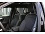Volvo XC40 B4 Automaat Plus Black Edition | Demo Deal | Verwarmbare voorstoelen | Verwarmbaar stuurwiel | Premium audio by Harman Kardon | Verwarmbaar voorruit | Panoramadak | Rondom zichtcamera | 20 inch Lichtmetalen velgen | Alarmklasse 3