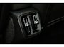 Volvo XC40 B4 Automaat Plus Black Edition | Demo Deal | Verwarmbare voorstoelen | Verwarmbaar stuurwiel | Premium audio by Harman Kardon | Verwarmbaar voorruit | Panoramadak | Rondom zichtcamera | 20 inch Lichtmetalen velgen | Alarmklasse 3