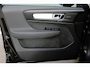 Volvo XC40 B4 Automaat Plus Black Edition | Demo Deal | Verwarmbare voorstoelen | Verwarmbaar stuurwiel | Premium audio by Harman Kardon | Verwarmbaar voorruit | Panoramadak | Rondom zichtcamera | 20 inch Lichtmetalen velgen | Alarmklasse 3
