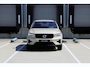 Volvo XC40 B4 Plus Dark | Trekhaak | Verwarmbare voorstoelen en stuurwiel | Premium audio by Harman Kardon | Adaptieve cruise control |