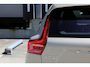 Volvo XC40 B4 Plus Dark | Trekhaak | Verwarmbare voorstoelen en stuurwiel | Premium audio by Harman Kardon | Adaptieve cruise control |
