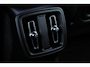 Volvo XC40 B4 Plus Dark | Trekhaak | Verwarmbare voorstoelen en stuurwiel | Premium audio by Harman Kardon | Adaptieve cruise control | Verwarmbare voorruit | Keyless | Elektrische achterklep | Apple carplay/Android auto