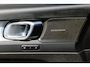 Volvo XC40 B4 Plus Dark | Trekhaak | Verwarmbare voorstoelen en stuurwiel | Premium audio by Harman Kardon | Adaptieve cruise control | Verwarmbare voorruit | Keyless | Elektrische achterklep | Apple carplay/Android auto