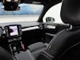 Volvo XC40 B4 Plus Black Edition | Elektrisch bedienbare trekhaak | Harman & Kardon audio | 360-graden camera