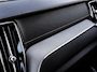 Volvo XC60 2.0 T6 Plug-in hybrid AWD Ultra Black Edition - R-Design l Pano l HUD l Memory