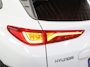 Hyundai Kona Limited 64kWh 201PK | 1ste eigenaar | ACCU 95% | LEER | AppleCarplay/AndroidAuto | Adaptief Cruise Control | Head-UP Display | Dodehoekdetectie | Camera | Stoel/Stuur/Achterbank verwarming | Stoelkoeling | AUTOMAAT | Isofix | Privacy Glass | Warmtepomp |