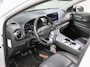 Hyundai Kona Limited 64kWh 201PK | 1ste eigenaar | ACCU 95% | LEER | AppleCarplay/AndroidAuto | Adaptief Cruise Control | Head-UP Display | Dodehoekdetectie | Camera | Stoel/Stuur/Achterbank verwarming | Stoelkoeling | AUTOMAAT | Isofix | Privacy Glass | Warmtepomp |