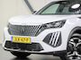 Peugeot e-2008 EV Allure Avantage 54 kWh 156PK | 1ste eigenaar | ACCU 98% | AppleCarPlay/AndroidAuto | Climate Control | Adaptive Cruise Control | 360'Camera | Keyless | FULL LED | Navigatie | LMV | Parkeersensoren | Privacy Glass | Isofix |
