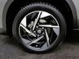 Suzuki Vitara 1.4 Boosterjet Style Smart Hybrid | Suede Met Leder | Stoelverwarming | 17" Gepolijste Velgen |