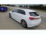 Mercedes-Benz A-klasse 180 Business Solution AMG | Stoel Verwarming | 18"LMV AMG | Extra Getint Glas | Cruise Control | PDC | LED dagrijverlichting | CAM |
