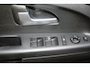 Kia Venga 1.4 CVVT trekhaak..clima. glazen schuifdak camera.cruise control. navigatie.half leder bekleding..