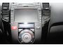 Kia Venga 1.4 CVVT trekhaak..clima. glazen schuifdak camera.cruise control. navigatie.half leder bekleding..