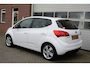 Kia Venga 1.4 CVVT trekhaak..clima. glazen schuifdak camera.cruise control. navigatie.half leder bekleding..