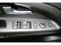 Kia Venga 1.4 CVVT trekhaak..clima. glazen schuifdak camera.cruise control. navigatie.half leder bekleding..