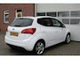 Kia Venga 1.4 CVVT trekhaak..clima. glazen schuifdak camera.cruise control. navigatie.half leder bekleding..