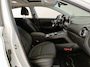 Hyundai Kona Electric EV FASHION SKY 64 kWh (100% SOH) I 3-FASE LADEN I SCHUIF/KANTELDAK I WARMTEPOMP I UNIEKE KM-STAND