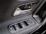 Mercedes-Benz A-klasse 180 Star Edition Luxury Line | Trekhaak Wegklapbaar | Achteruitrijcamera | Stoelverwarming | Sfeerverlichting | Multibeam LED | Dodehoekassistentie | Keyless-GO