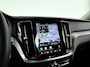 Volvo V60 B3 Essential Edition | Parkeercamera | Stoel- en stuurverwarming | Trekhaak