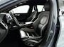 Volvo V60 T6 Plug-in hybrid AWD Plus Dark | Parkeercamera | Harman Kardon | Stoel- en stuurverwarming | Trekhaak