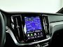 Volvo V60 T6 Plug-in hybrid AWD Plus Dark | Parkeercamera | Harman Kardon | Stoel- en stuurverwarming | Trekhaak
