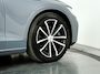 Volvo V60 T6 Plug-in hybrid AWD Plus Dark | Parkeercamera | Harman Kardon | Stoel- en stuurverwarming | Trekhaak