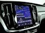 Volvo V60 T6 Plug-in hybrid AWD Plus Dark | Parkeercamera | Harman Kardon | Stoel- en stuurverwarming | Trekhaak