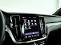 Volvo V60 T6 Plug-in hybrid AWD Plus Dark | Parkeercamera | Harman Kardon | Stoel- en stuurverwarming | Trekhaak
