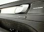Volvo XC40 B4 Plus Dark | Parkeercamera | Harman Kardon | Stoel- en stuurverwarming | Trekhaak