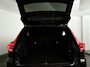 Volvo XC40 B4 Plus Dark | Parkeercamera | Harman Kardon | Stoel- en stuurverwarming | Trekhaak