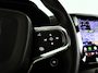 Volvo XC40 B4 Plus Dark | Parkeercamera | Harman Kardon | Stoel- en stuurverwarming | Trekhaak