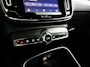Volvo XC40 B4 Plus Dark | Parkeercamera | Harman Kardon | Stoel- en stuurverwarming | Trekhaak